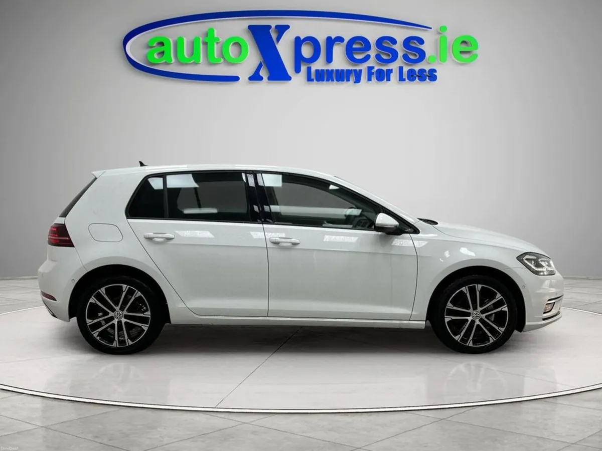 Volkswagen Golf 1.2 TSI Automatic, reversing camer - Image 5