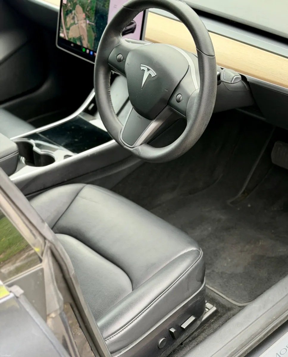 19 Tesla Model 3 Long Range DualMotor FulSelfDrive - Image 6