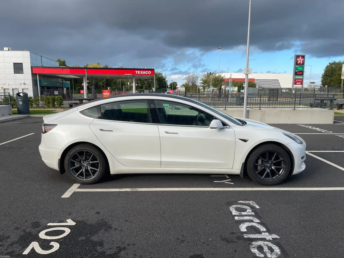 2019 Tesla Model 3 Standard Range Plus - Image 4