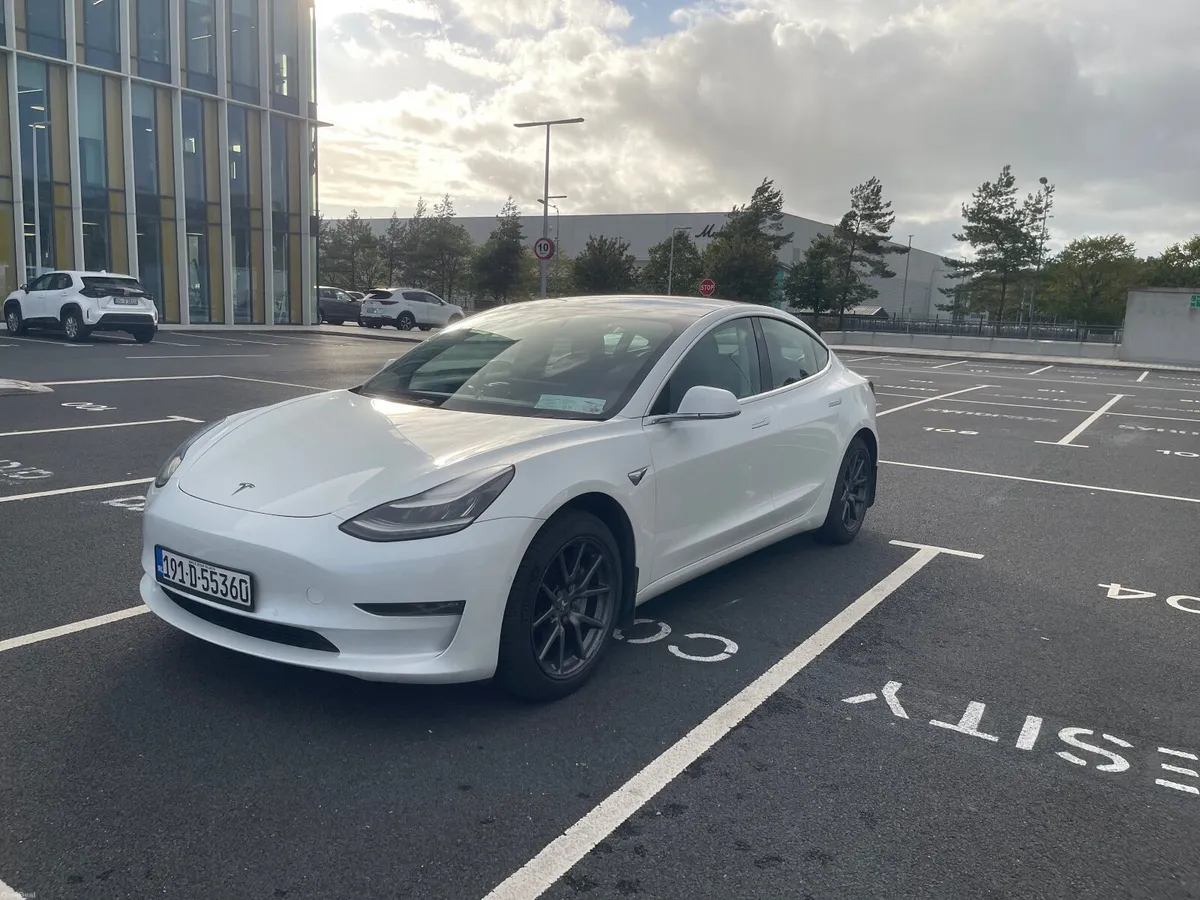 2019 Tesla Model 3 Standard Range Plus - Image 5