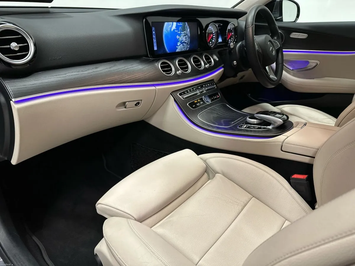 Mercedes-Benz E-Class E200 D AMG Exterior Line - Image 6