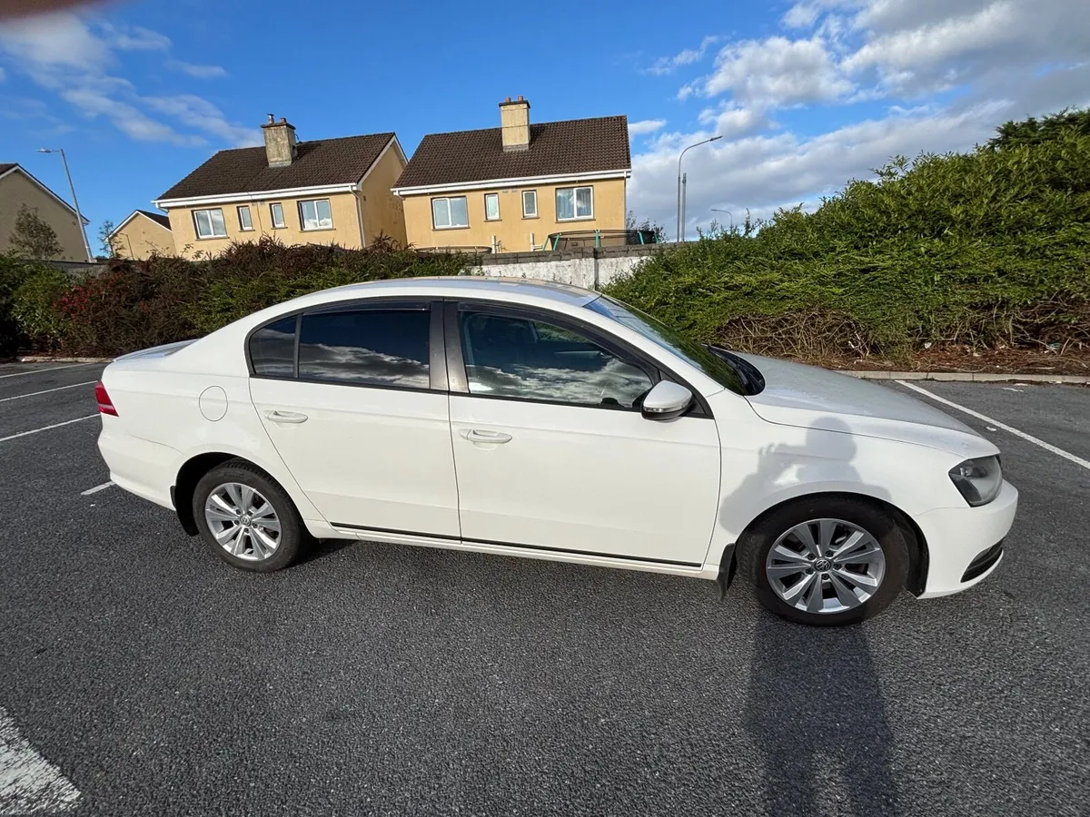 Volkswagen Passat 2013 - Image 3