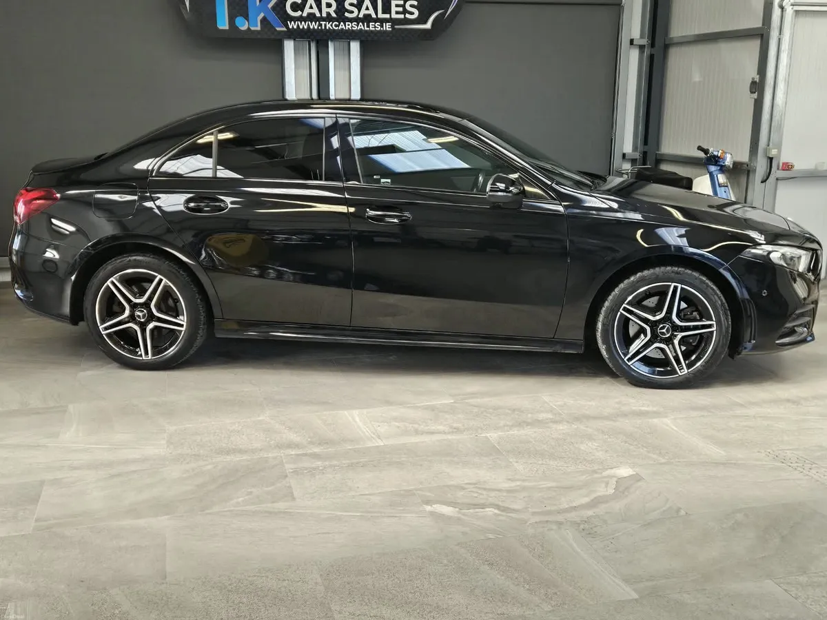 22 MERCEDES-BENZ A 250 AMG LINE ED EXECUTVE - Image 2