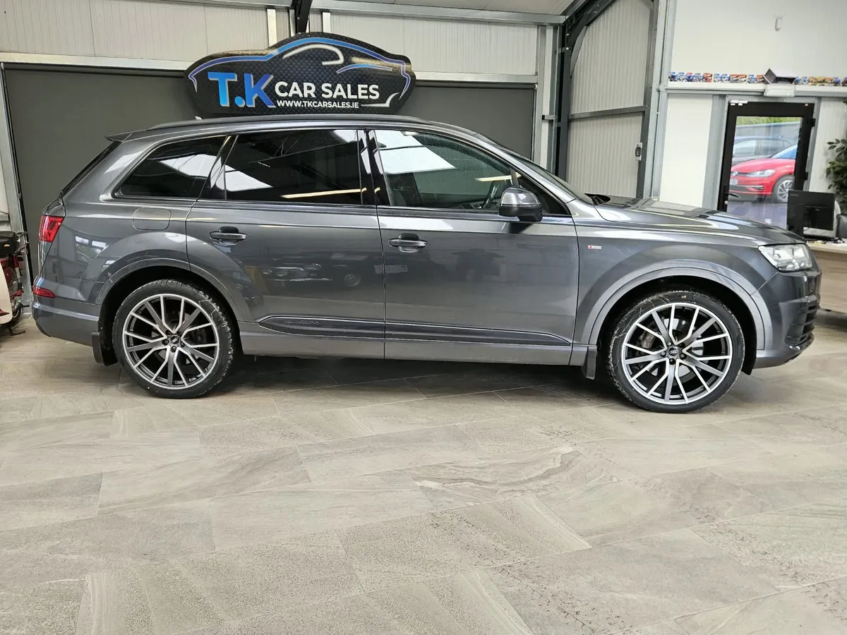 17 AUDI Q7 S-LINE W/ BLACK EDITION STYLING - Image 3