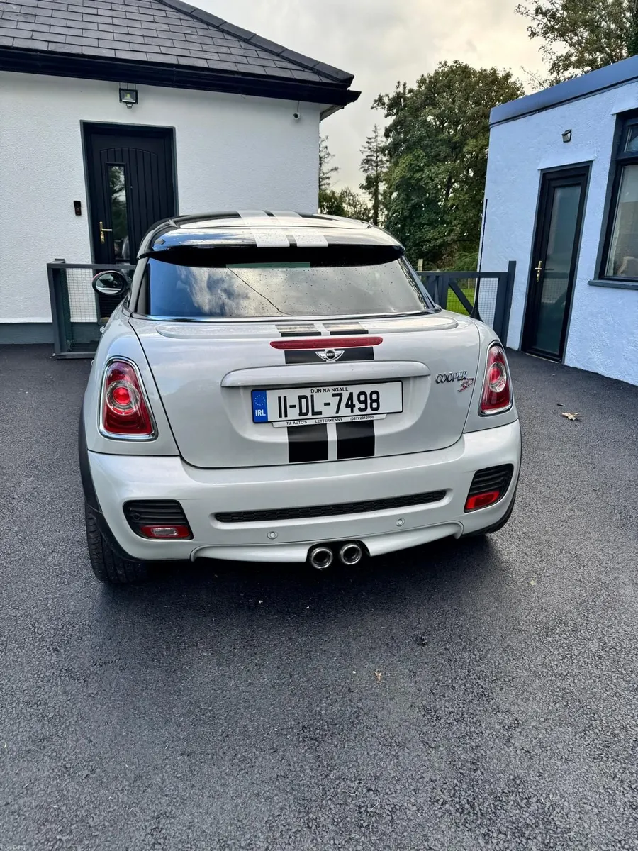 Mini Cooper Coupe 2011 - Image 2