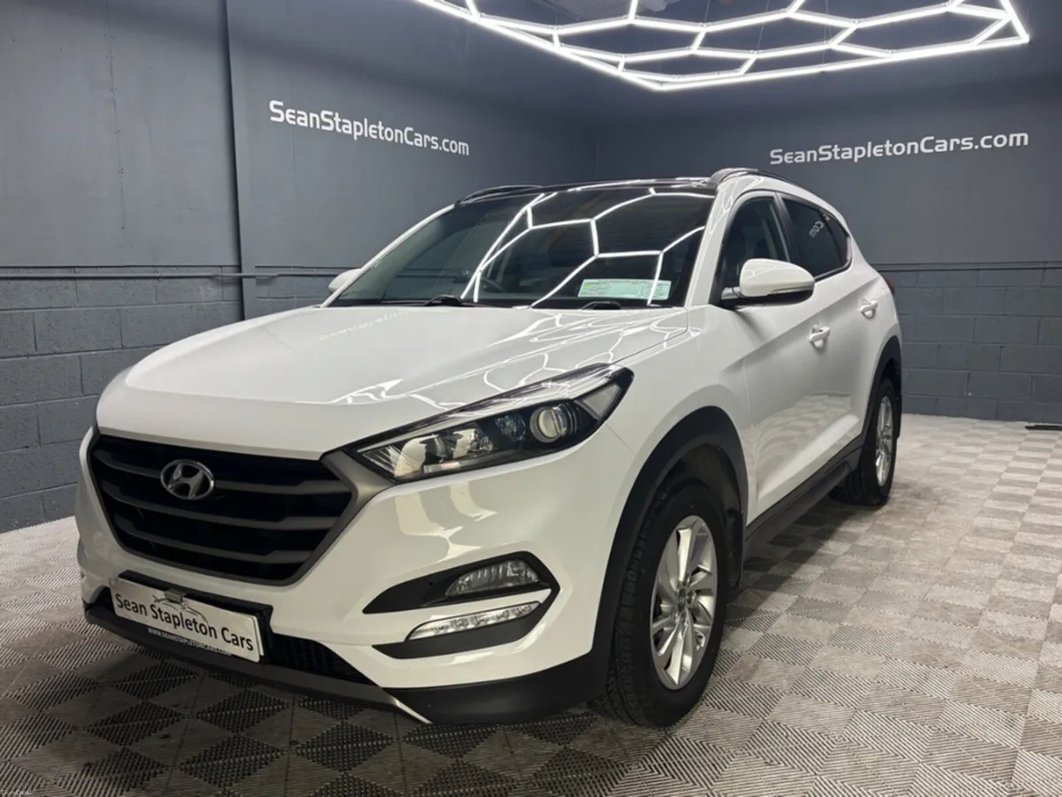 Hyundai Tucson PREMIUM 5DR - Image 1