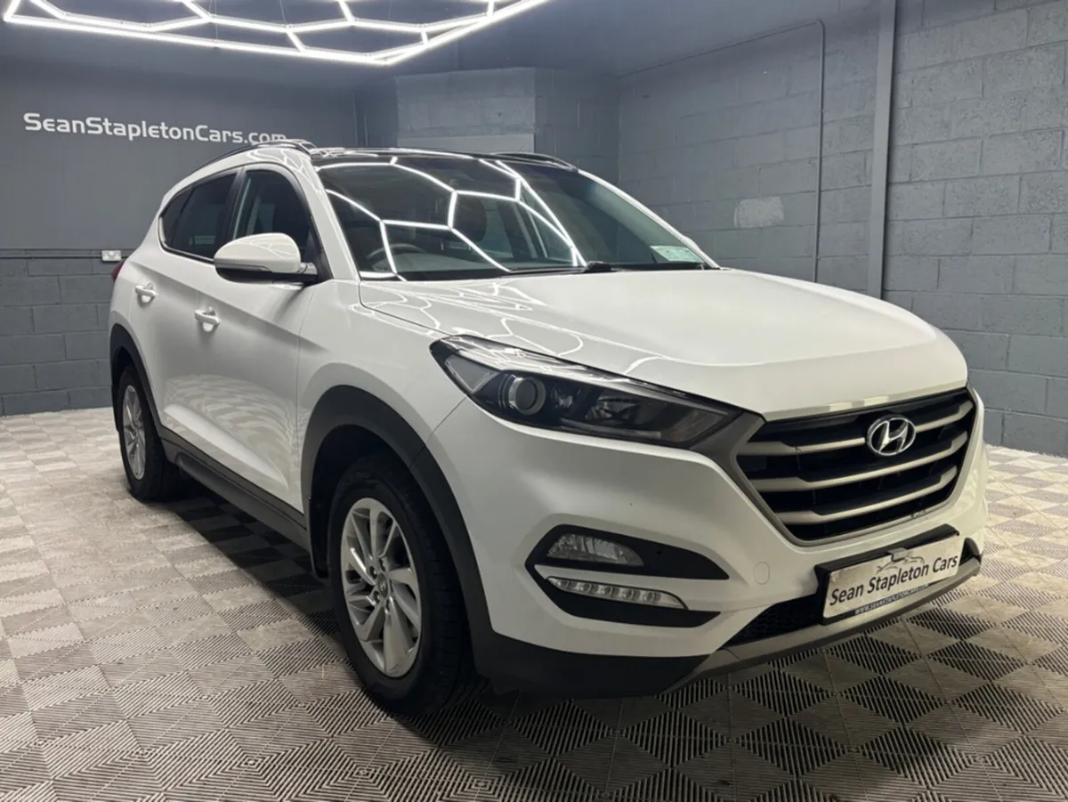 Hyundai Tucson PREMIUM 5DR - Image 3