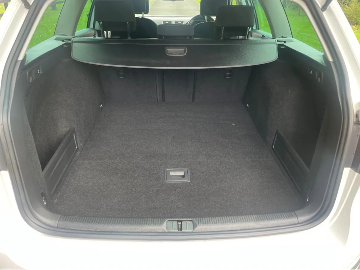 Volkswagen Passat R line estate - Image 2
