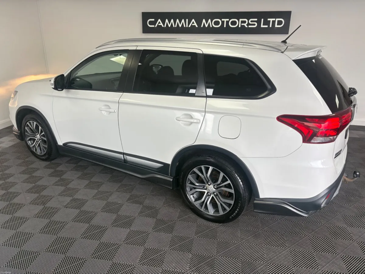 Mitsubishi Outlander OUTL 16MY 4WD 6 6MT 7S 4DR - Image 3