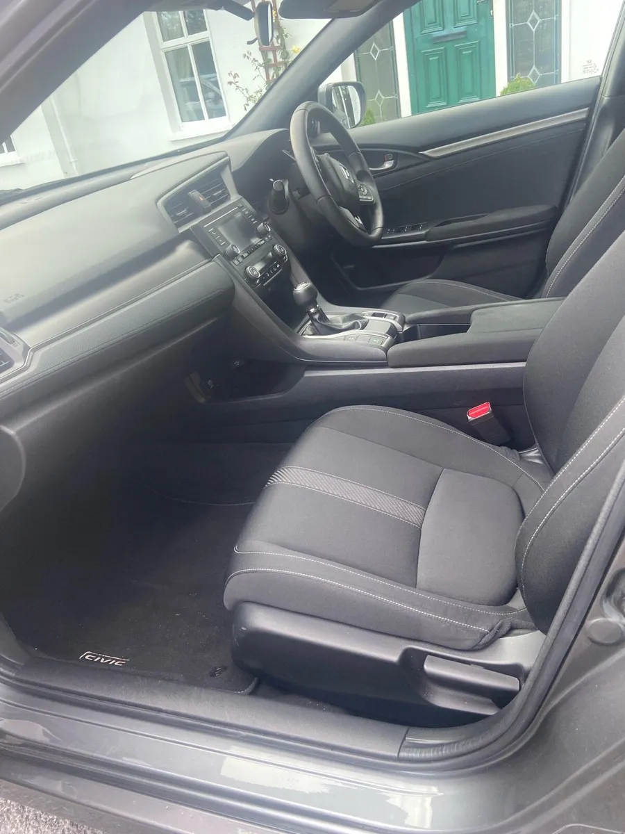 Honda Civic 1.0 VTEC Turbo - Image 3