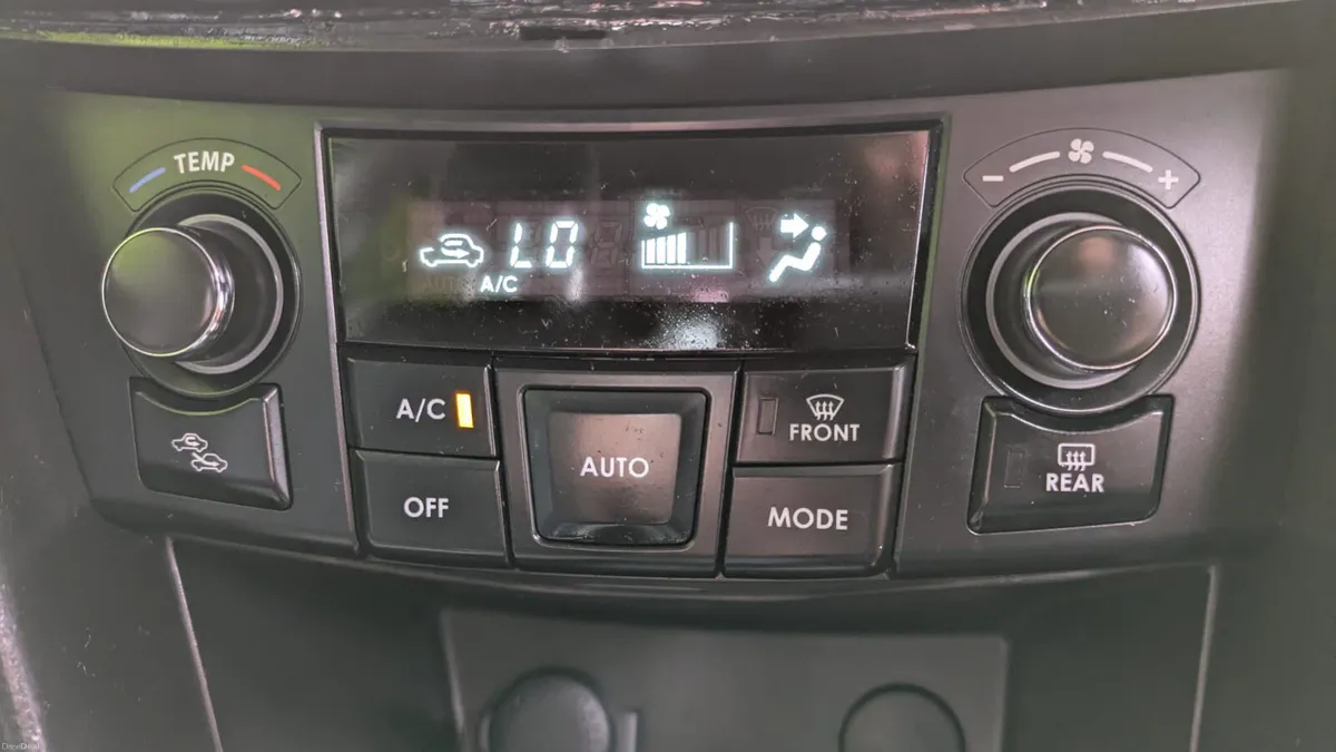 Low Mileage Suzuki Swift 1.2 Auto Style, 2015 - Image 5