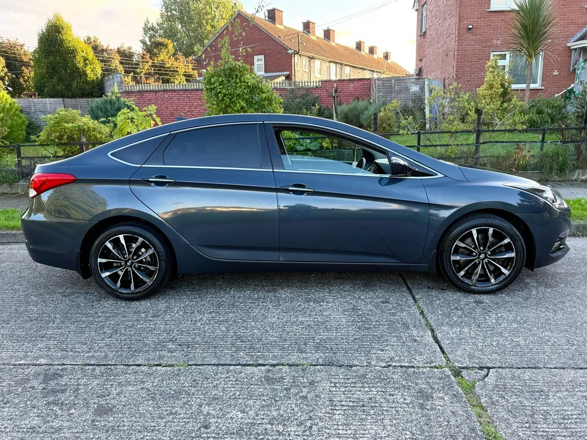 152 i40 1.7 D New Nct Lovely car ! - Image 4