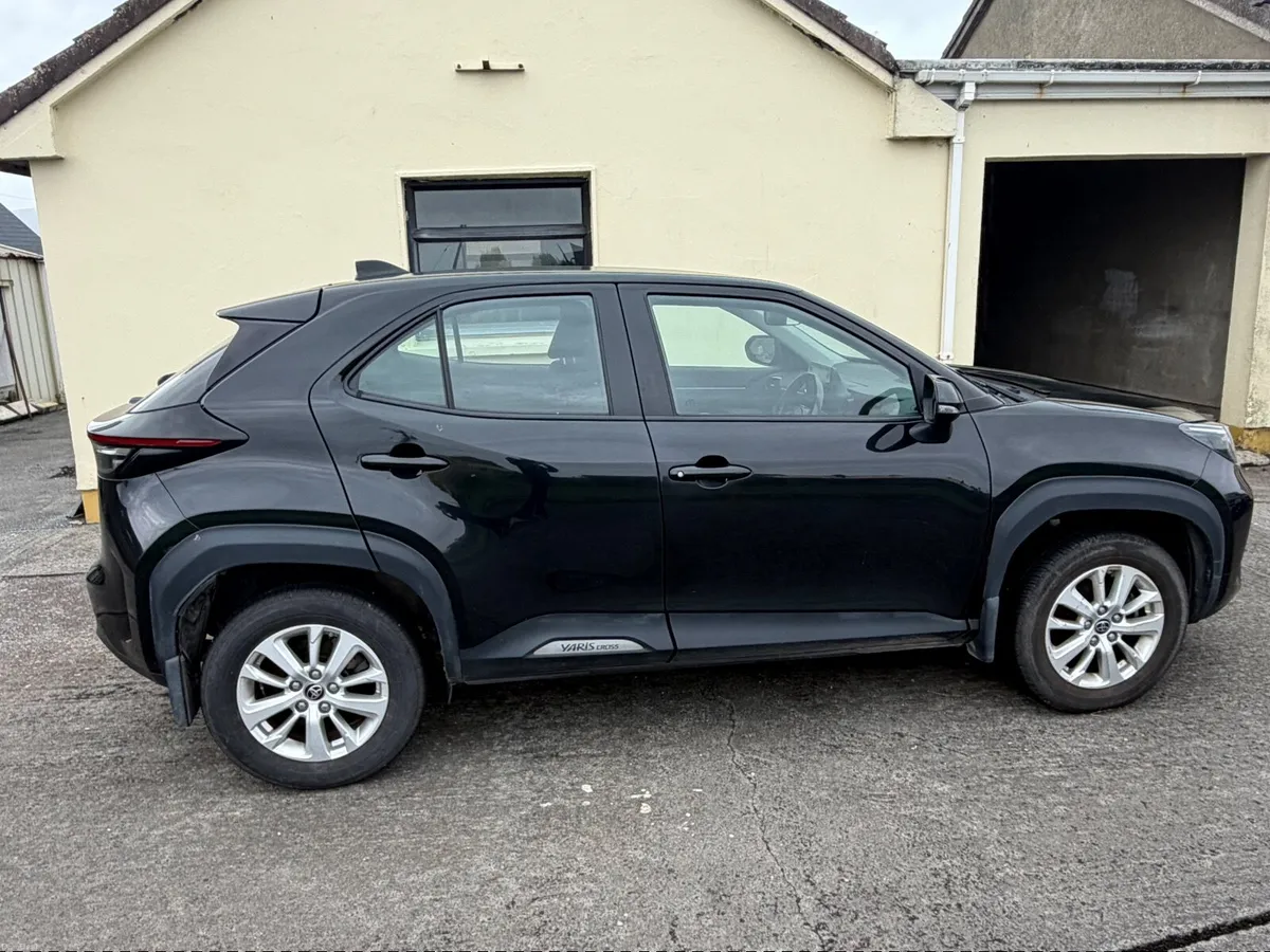 Toyota Yaris Cross 2022 - Image 2