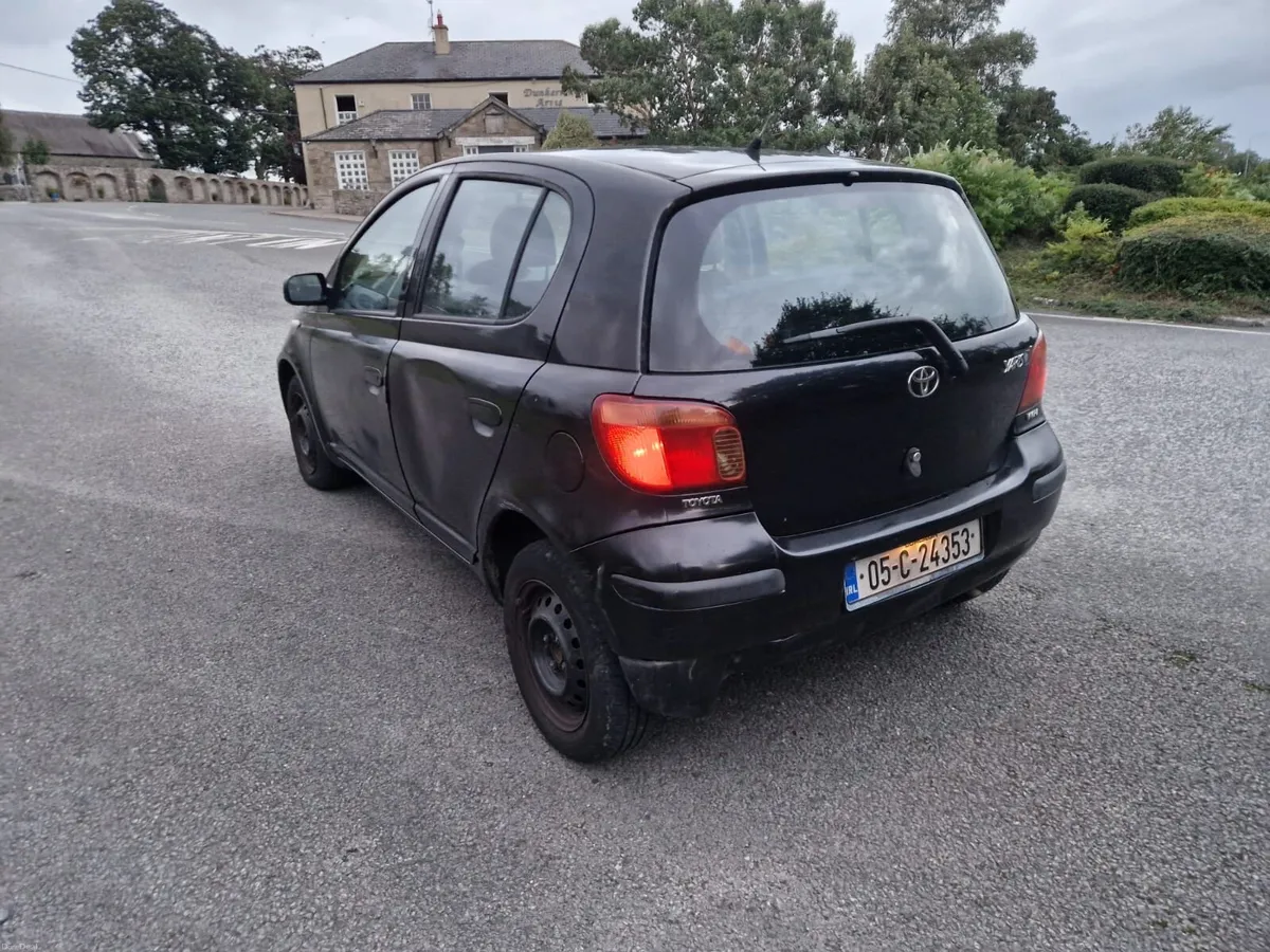 2005 Toyota Yaris - Image 1