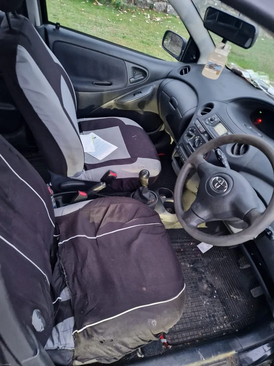 2005 Toyota Yaris - Image 3
