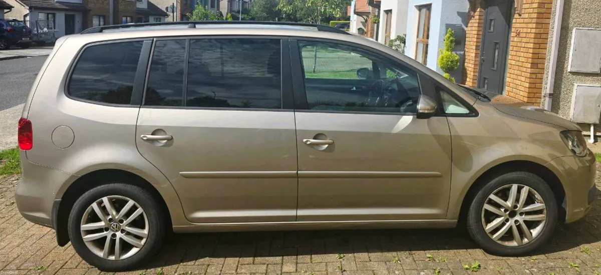 2013 VW Touran 1.6 TDI DSG Auto - Image 4