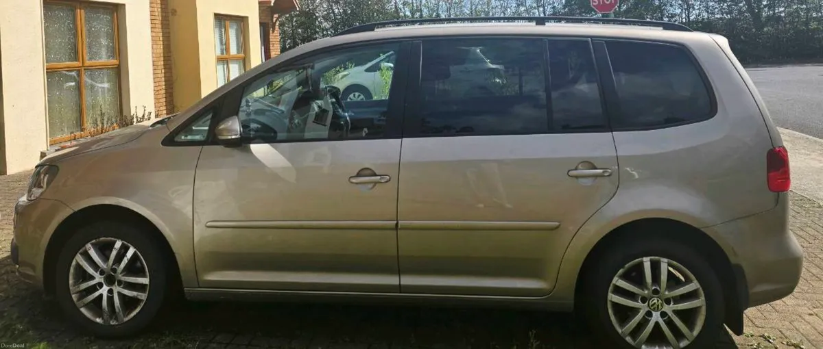 2013 VW Touran 1.6 TDI DSG Auto - Image 2