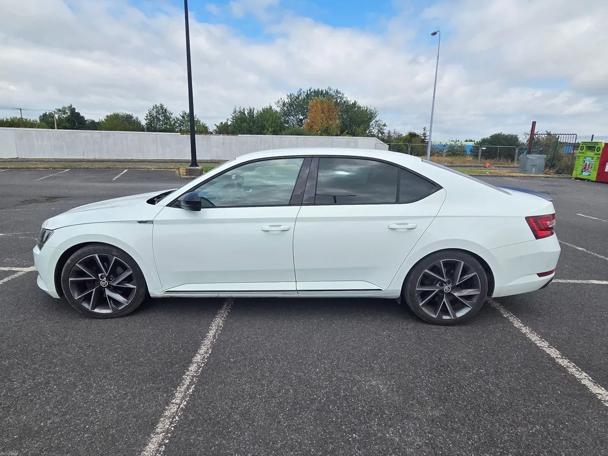 Skoda Superb 2017 - Image 1