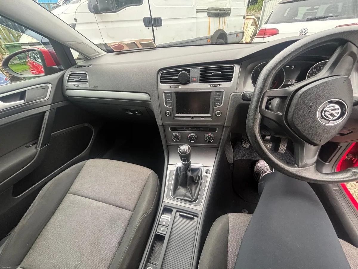 Volkswagen Golf 2013 - Image 2