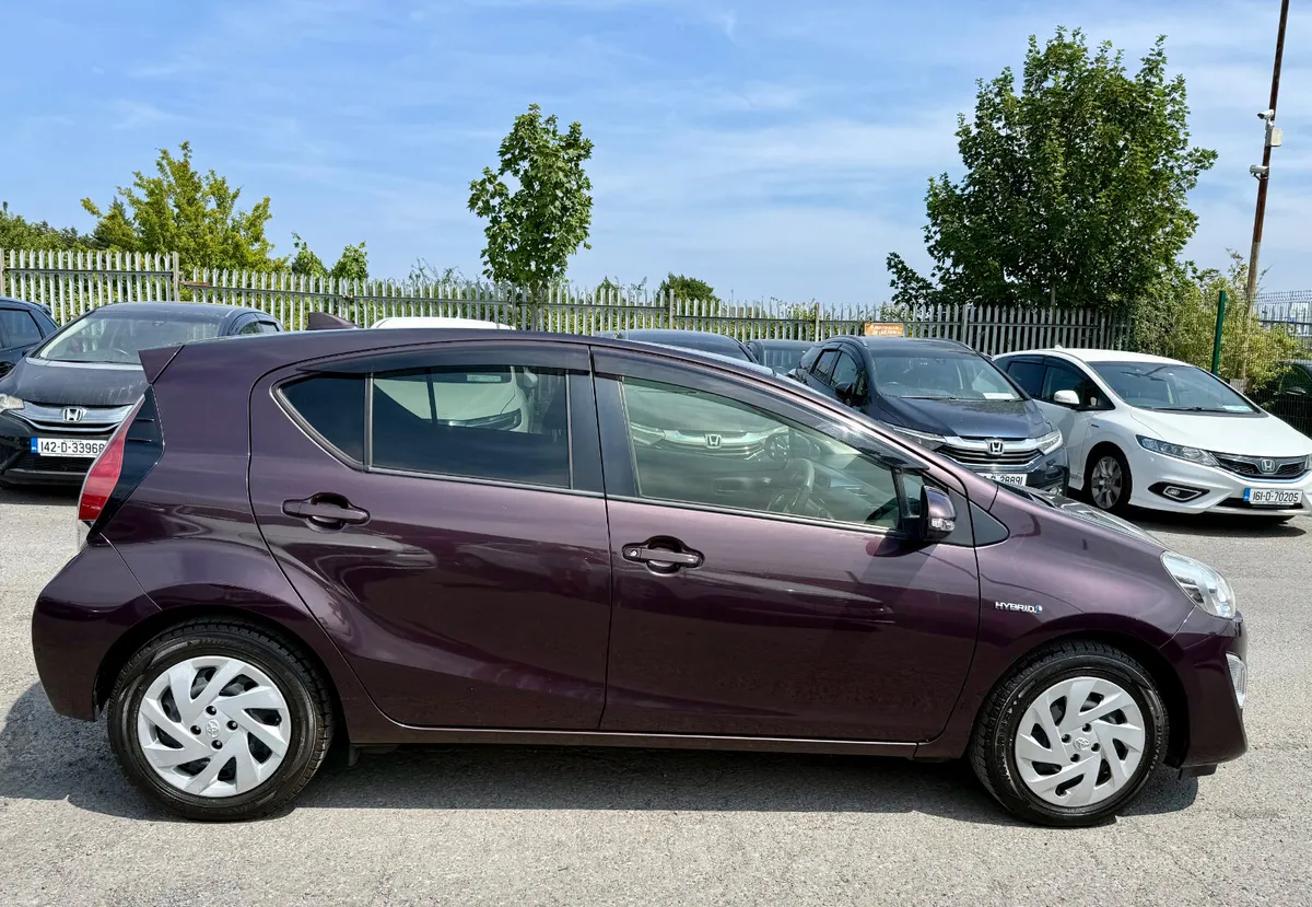 TOYOTA  AQUA  2015 1.5 HYBRID - Image 4