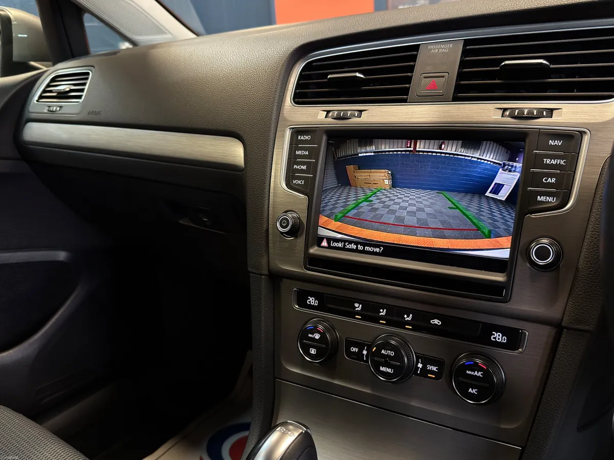 2015 Volkswagen Golf 1.2TSi Auto DSG Comfortline - Image 5