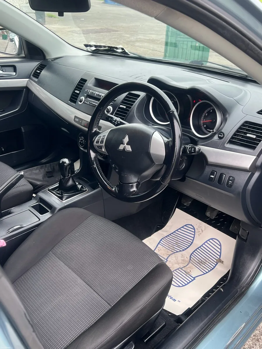 Car - Image 3