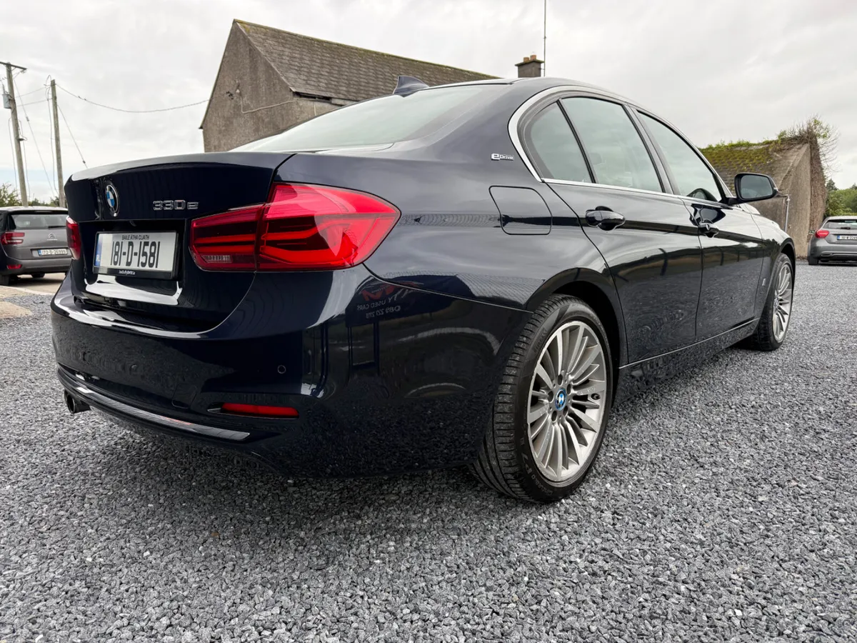 2018 BMW 330e Automatic Luxury - Image 3