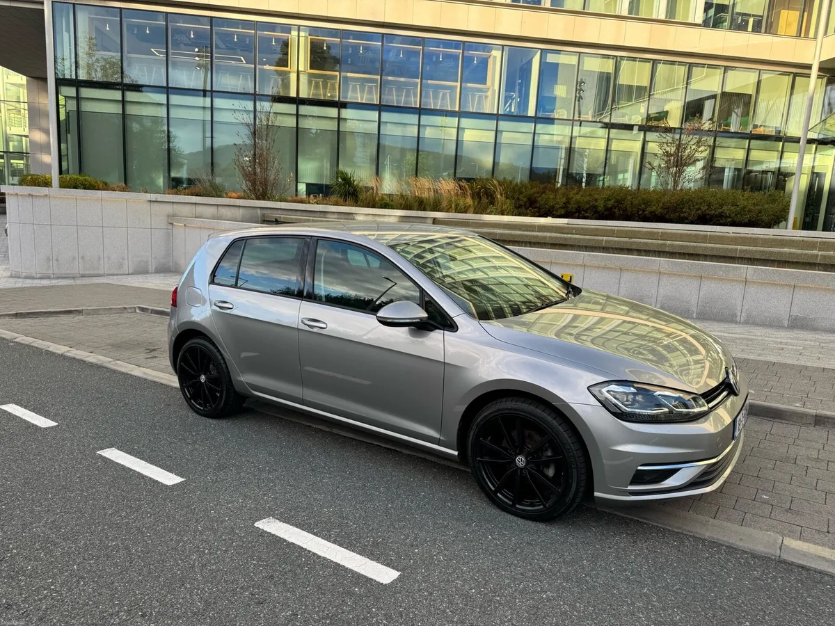 Volkswagen Golf 2018 TSI 1.2 Automatic 39,000 KM - Image 2