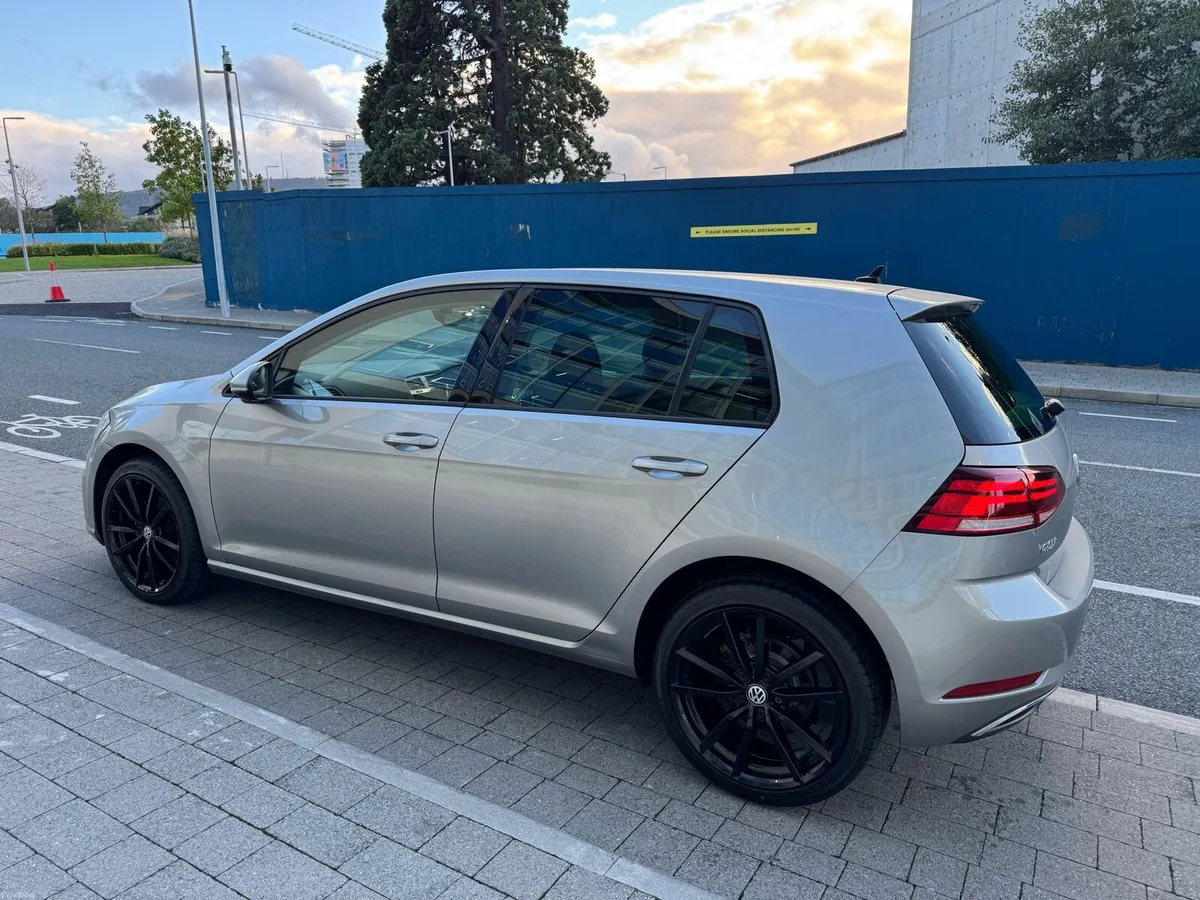 Volkswagen Golf 2018 TSI 1.2 Automatic 39,000 KM - Image 5
