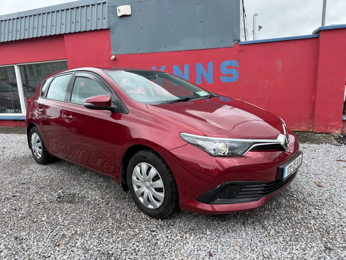 Toyota Auris 2017 1.33 Petrol LOW KMS - Image 2