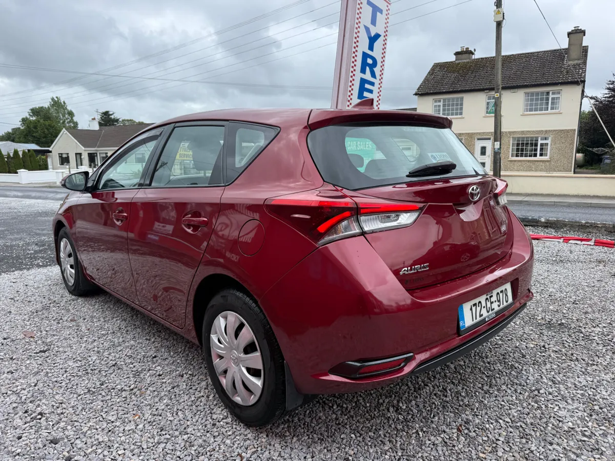 Toyota Auris 2017 1.33 Petrol LOW KMS - Image 5
