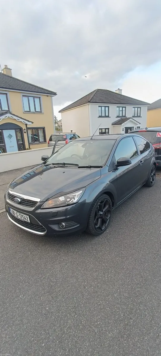Ford Focus Coupe 2.0 diesel Titanium – Top Spec 🔥 - Image 2