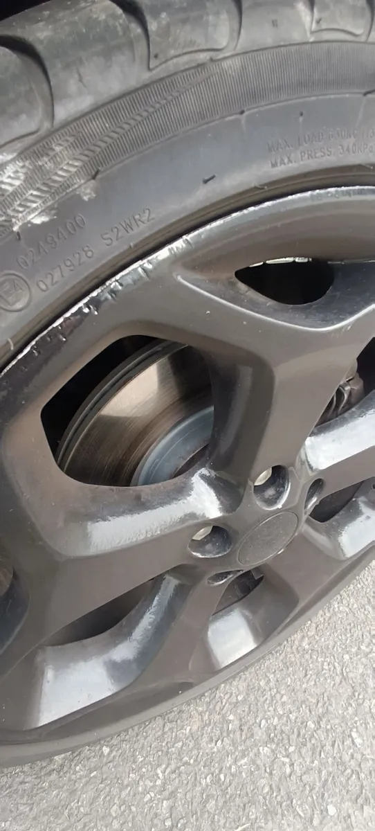 Ford Focus Coupe 2.0 diesel Titanium – Top Spec 🔥 - Image 3