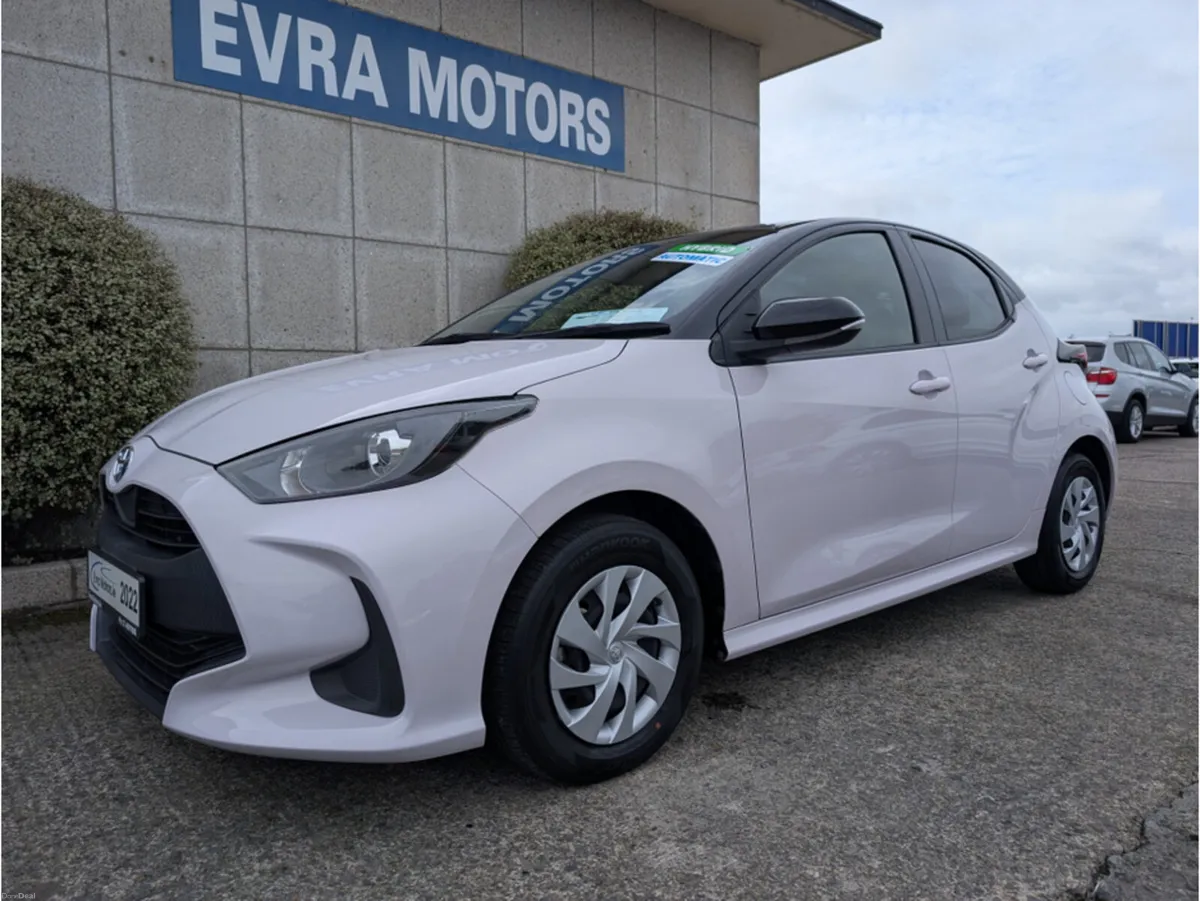 Toyota Yaris X HYBRID AUTOMATIC 1.5 PETROL //LOW M - Image 4