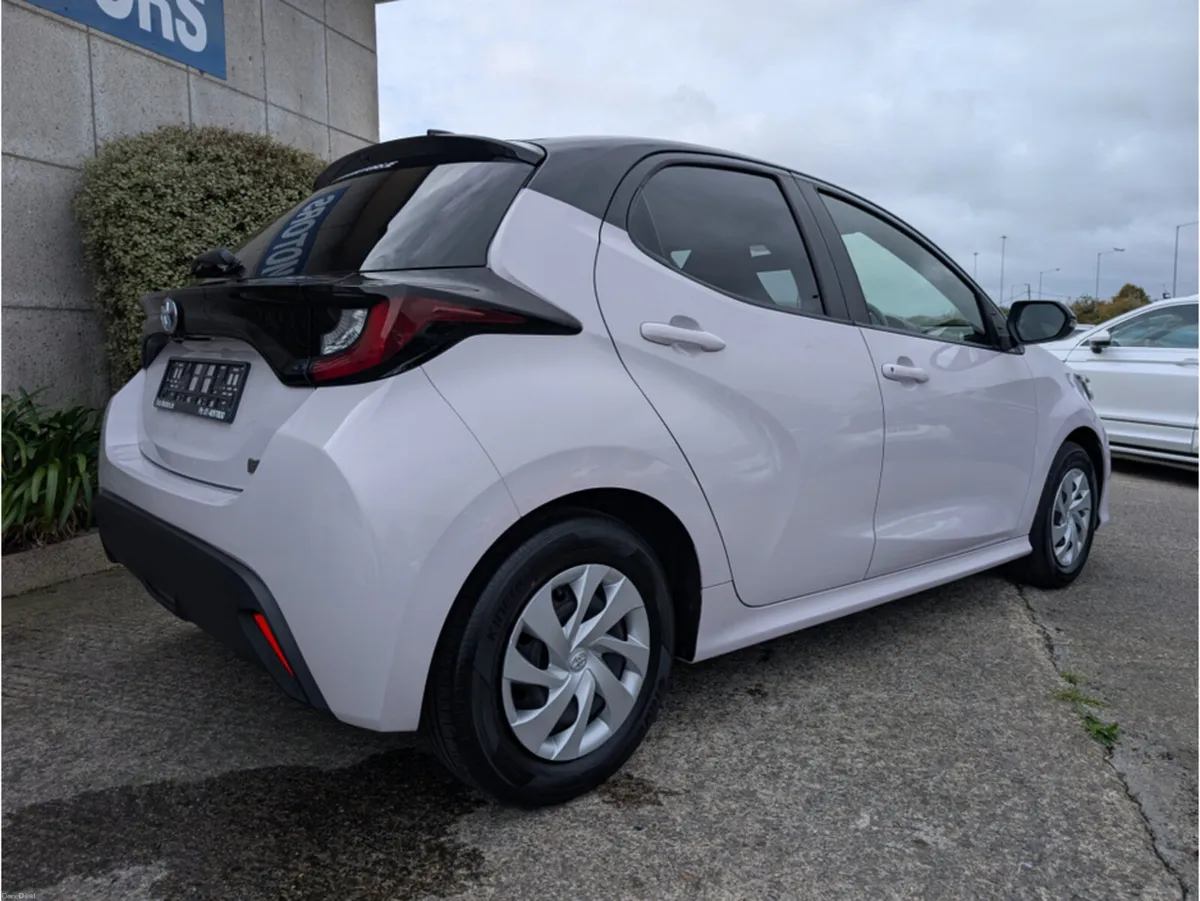 Toyota Yaris X HYBRID AUTOMATIC 1.5 PETROL //LOW M - Image 6