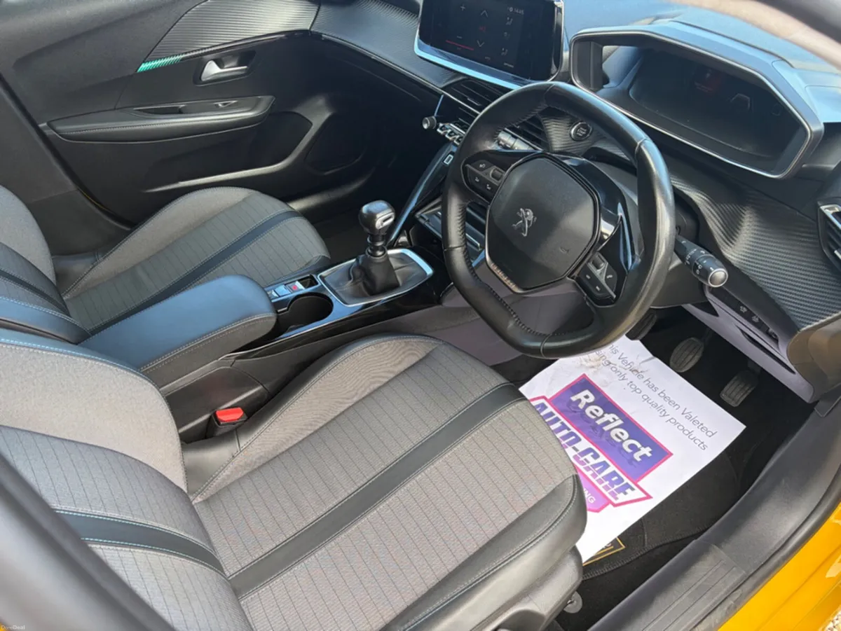 Peugeot 208 ALLURE 1.2 100 6.3 4DR - Image 4