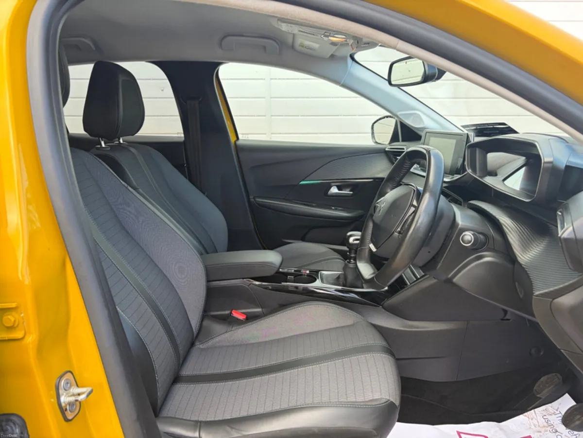 Peugeot 208 ALLURE 1.2 100 6.3 4DR - Image 2
