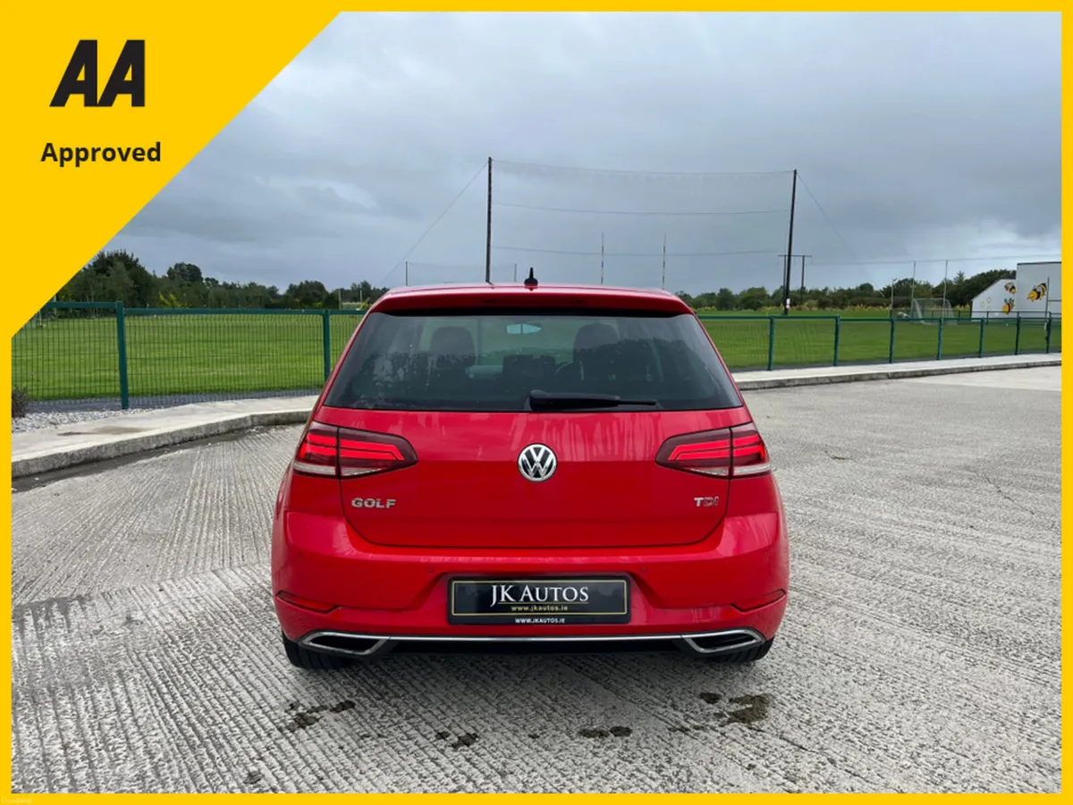 Volkswagen Golf HIGHLINE 1.6 TDI MANUAL 5SPEED 5DR - Image 4