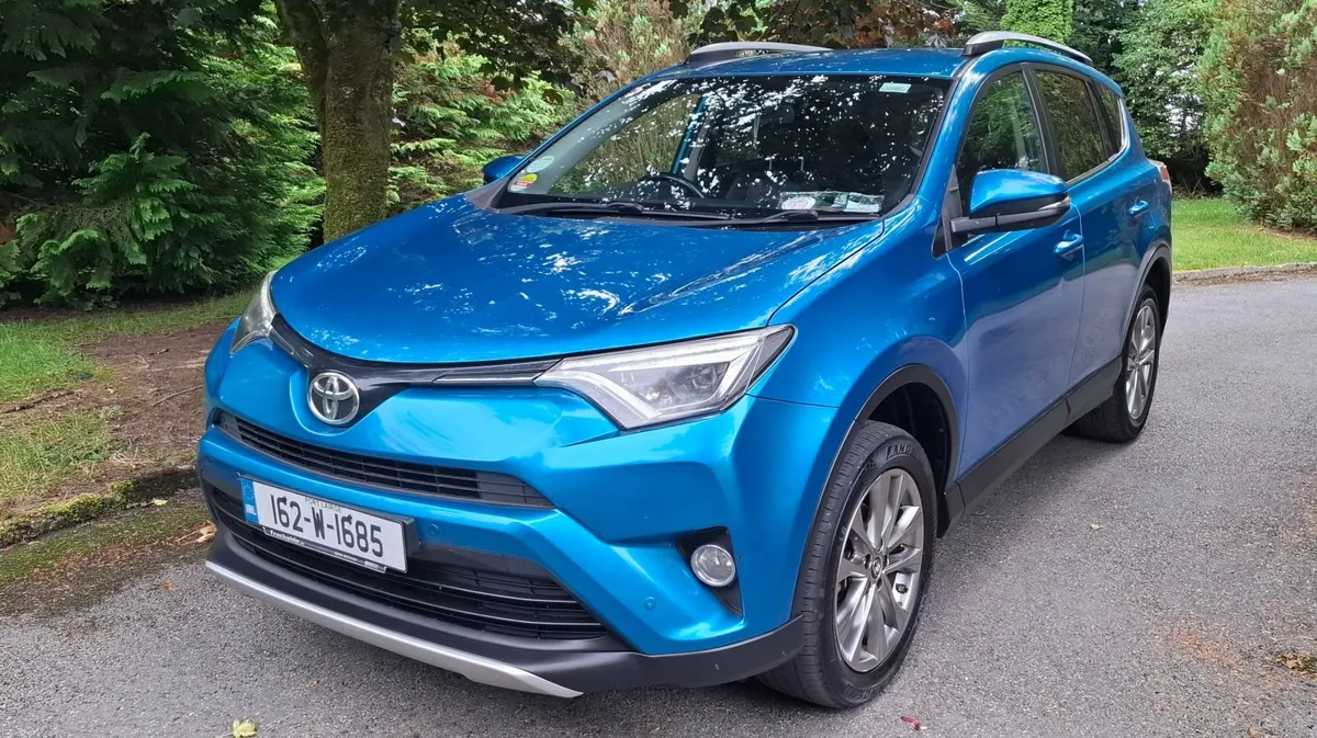 162 Toyota RAV4 , MINT,  NEW NCT to Aug 27 - Image 3