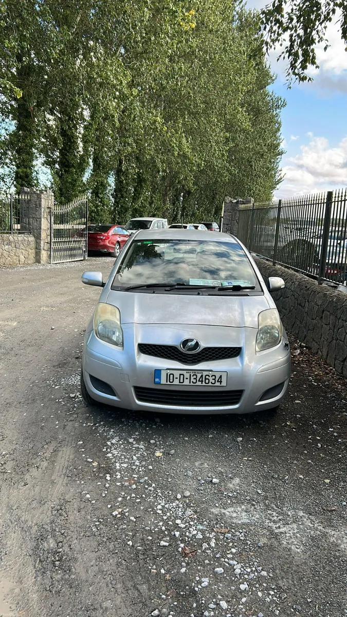€2222 Toyota Vitz 2010 automatic €2222 - Image 1