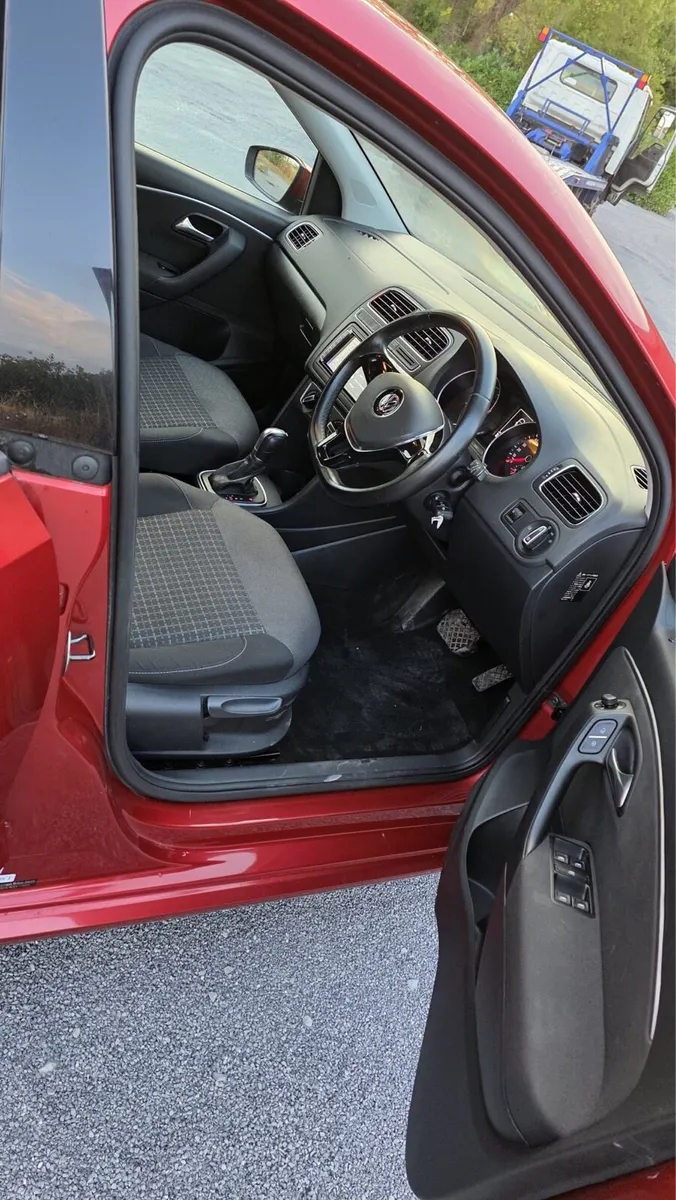 Volkswagen polo 2016 - Image 6
