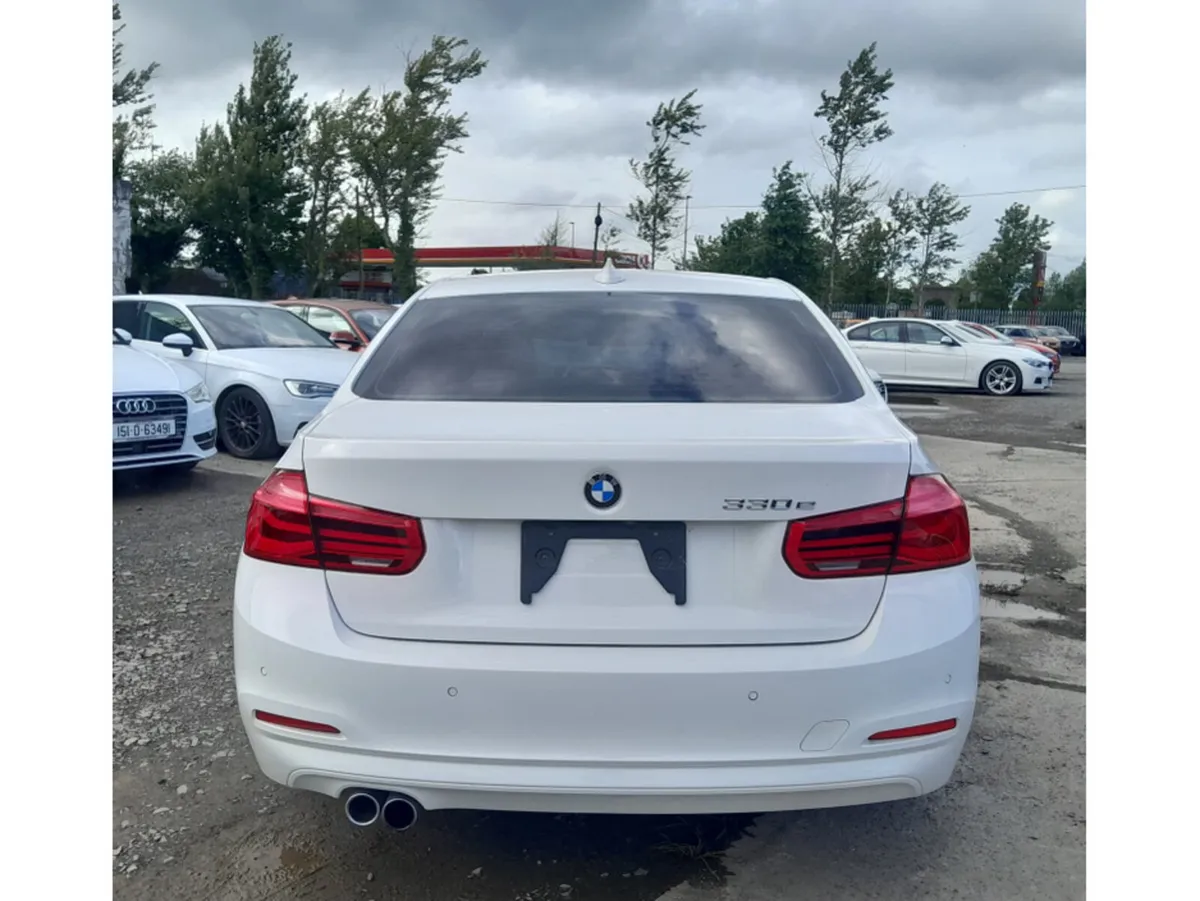 BMW 3-Series 330e iPerformance plug-in hybrid Low - Image 5
