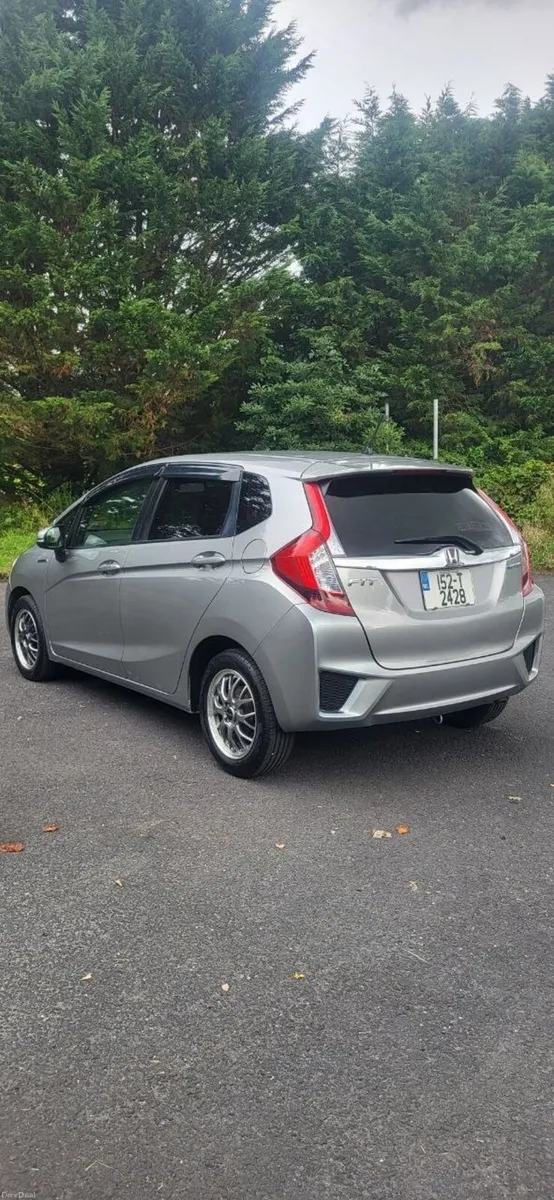 Honda fit hybrid - Image 3