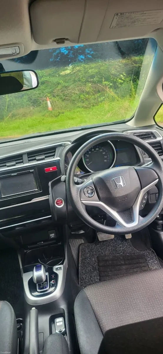 Honda fit hybrid - Image 5