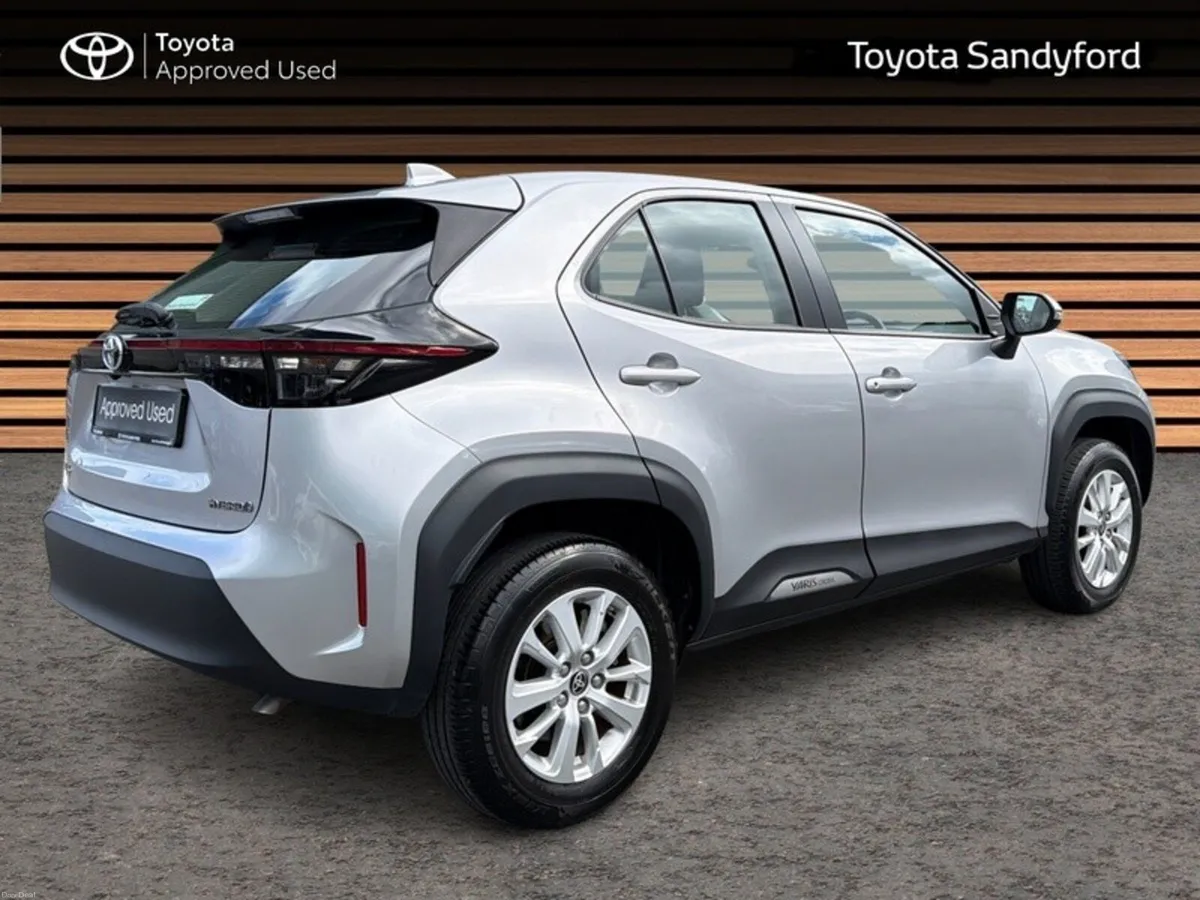 Toyota Yaris Cross LUNA HYBRID AUTOMATIC // REAR C - Image 2