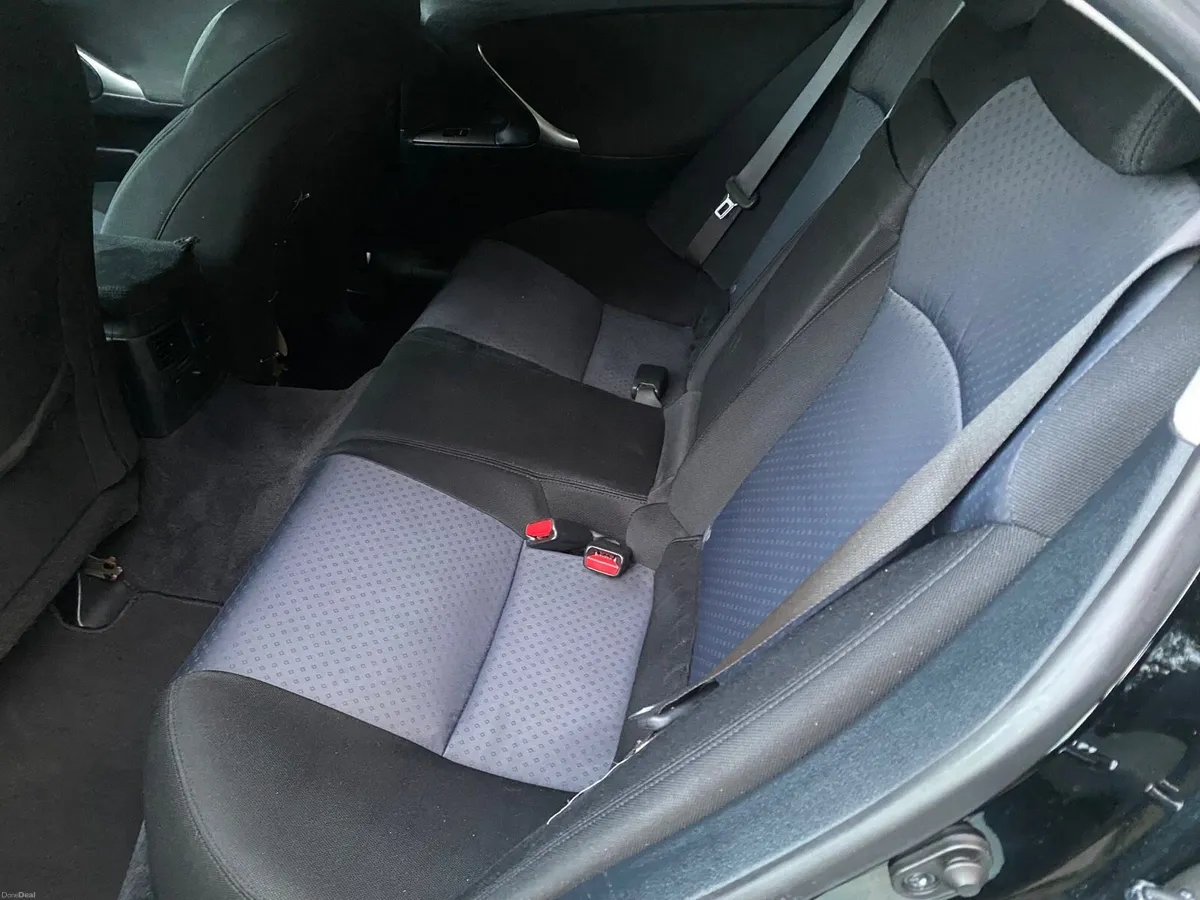 LEXUS iS220 EXECUTIVE AS NEW LOW KMS ✅👍 - Image 3