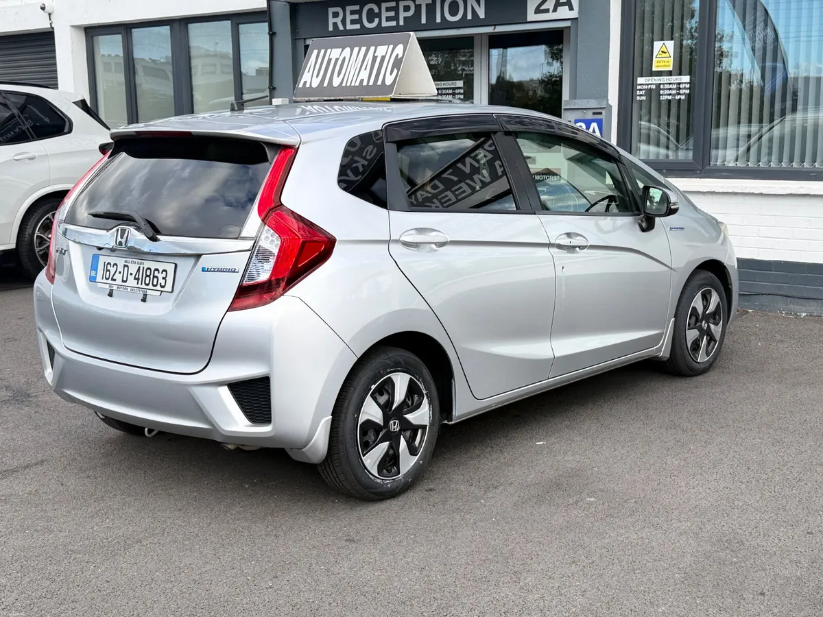 2016 Honda JAZZ/Fit 1.5 Hybrid Automatic,CarPlay - Image 6