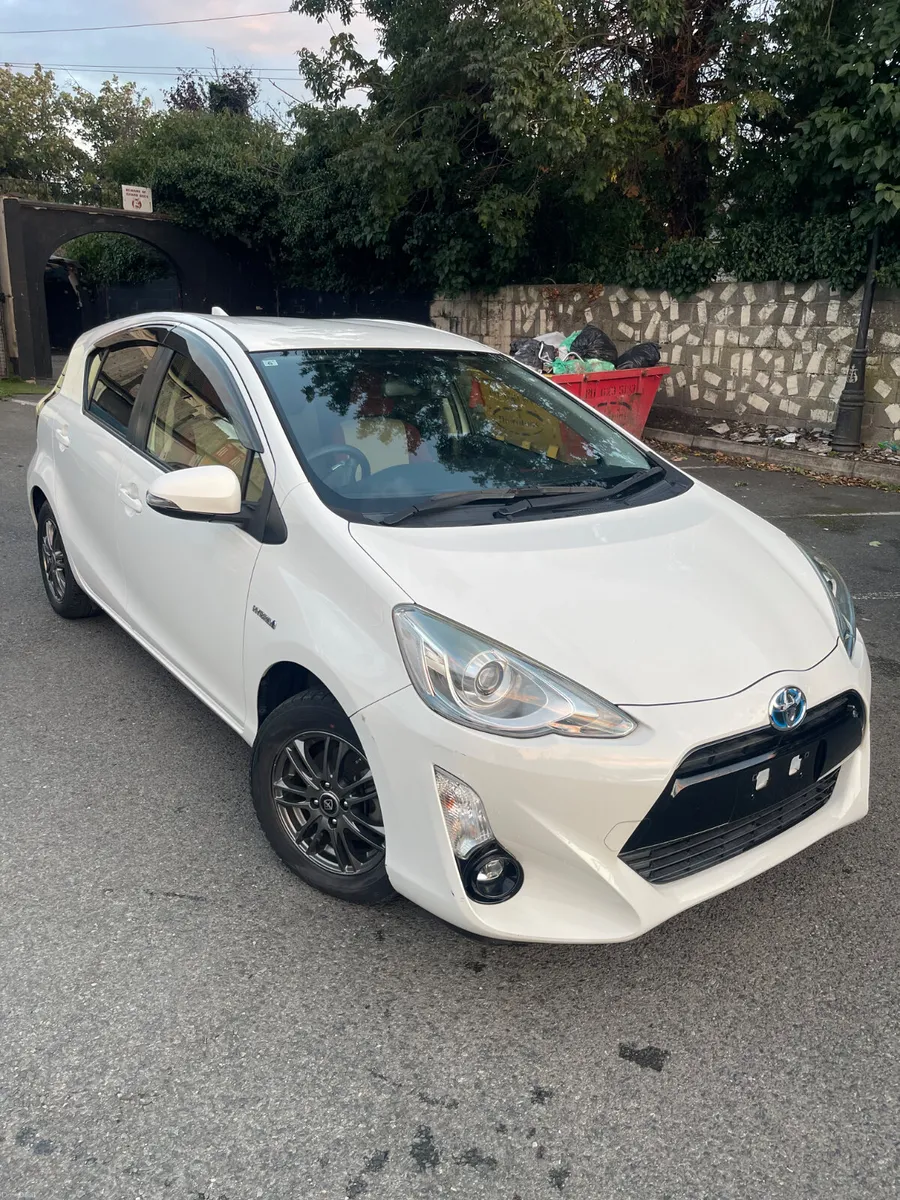 2015 Toyota aqua low mileage - Image 1