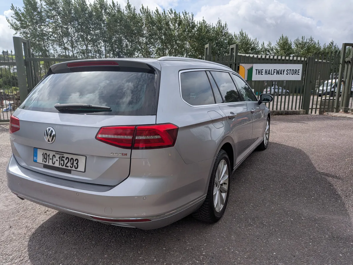 Volkswagen Passat 2019 - Image 4