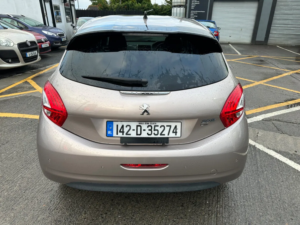 Peugeot 208 2014 1.2 VTI 82 bhp Access - Image 4